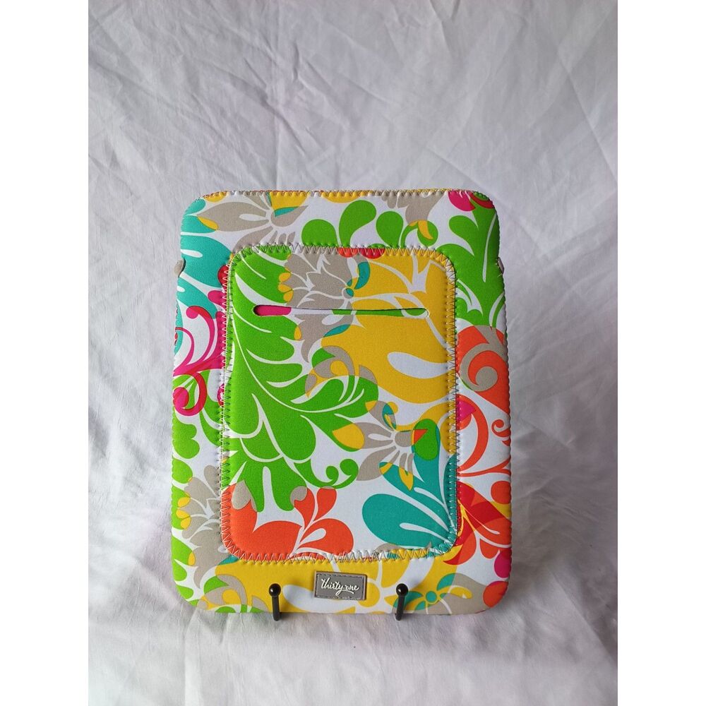 Retired Thirty-One Island Damask Tote a Tablet